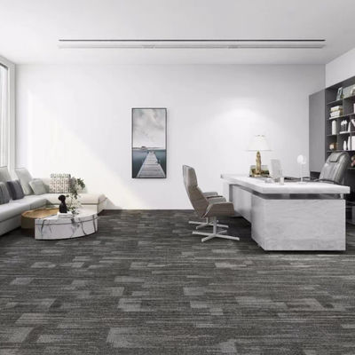 50x50cm Quadrados Carpet Tiles Luxury 100% Nylon Material para escritório Forma retangular