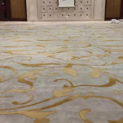 Tapete de piso comercial de parede a parede com forma retangular e resistência ao fogo