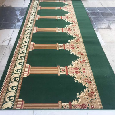 Tapete da mesquita suave de parede a parede cobrindo o chão em muitas cores e design amigável ao PET