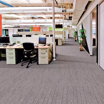 Moderno estilo 50x50 PE quadrado azulejos de carpete de escritório de apoio para escritórios comerciais ocupados