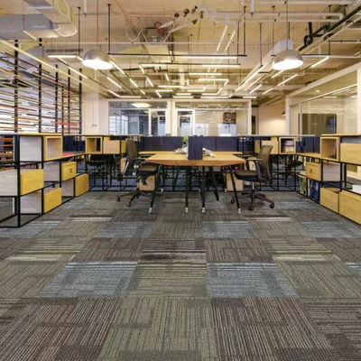 Comércio de escritório modular PE azulejos de tapete de apoio 50x50 com quadrado padrão quebra-cabeça
