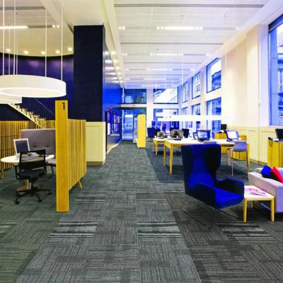 Comércio de escritório modular PE azulejos de tapete de apoio 50x50 com quadrado padrão quebra-cabeça