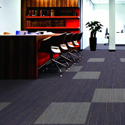 Chapas de carpete de nylon quadradas PE 50x50 para escritório comercial em design modular