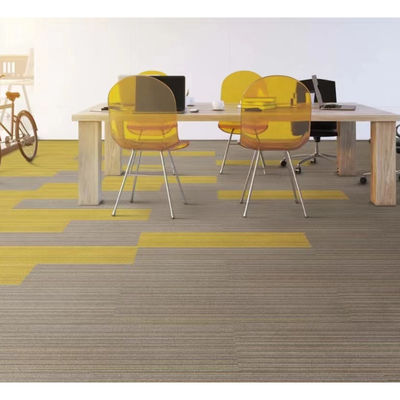 Carpetes de nylon modernos para escritórios comerciais 3,5 mm Altura de pilha 550 g Peso tufted