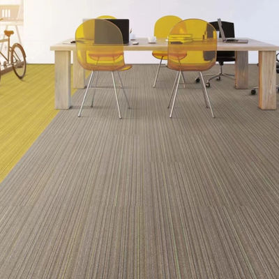 Carpetes de nylon modernos para escritórios comerciais 3,5 mm Altura de pilha 550 g Peso tufted