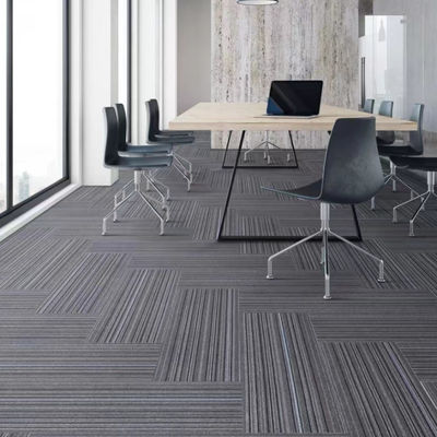 Carpetes de nylon modernos para escritórios comerciais 3,5 mm Altura de pilha 550 g Peso tufted